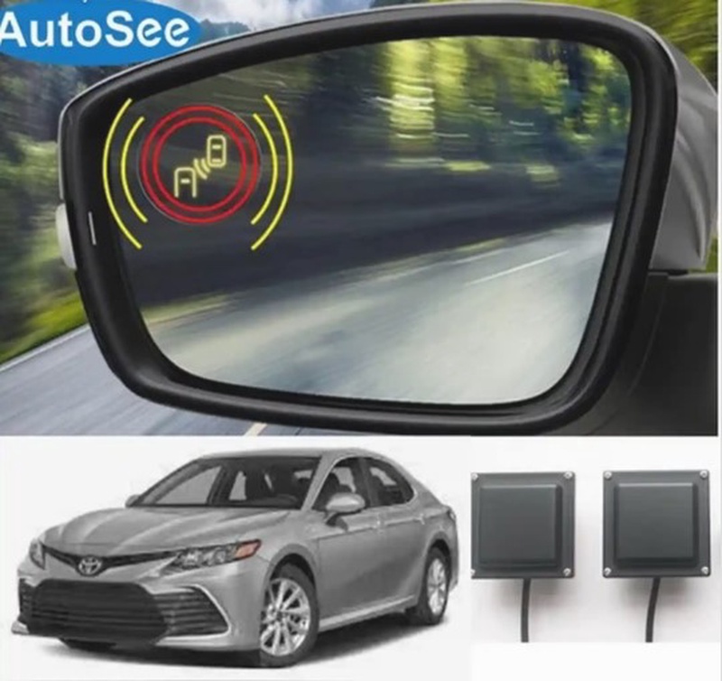 Боковые зеркала с датчиком слепих зон на Toyota Camry 6